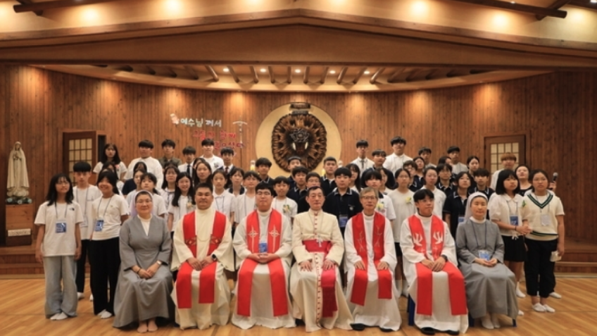 수원교구 여주·이천지구 초·중고등부 51명 견진성사